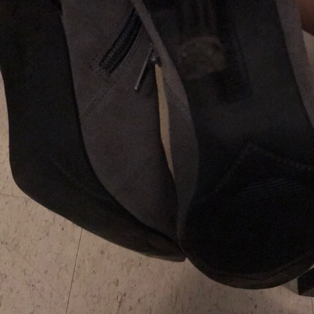 Shoes - Picture 4 of 4